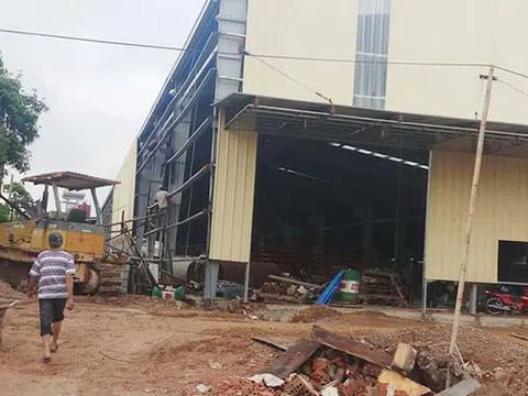 Thanh Hóa: Sập tường rào nhà máy, 4 công nhân dọn vệ sinh thương vong